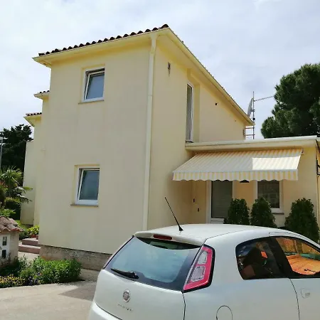 Ivana Fazana Exterior photo